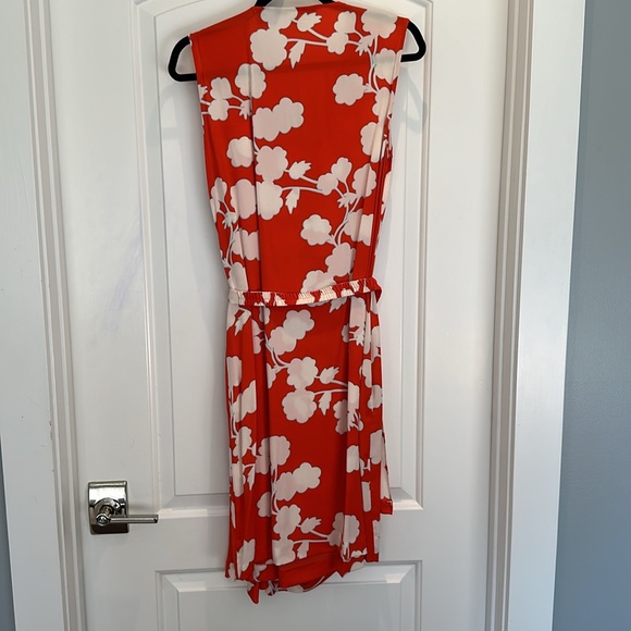 Diane Von Furstenberg DVF Coral Floral Dress with belt. - Picture 6 of 7